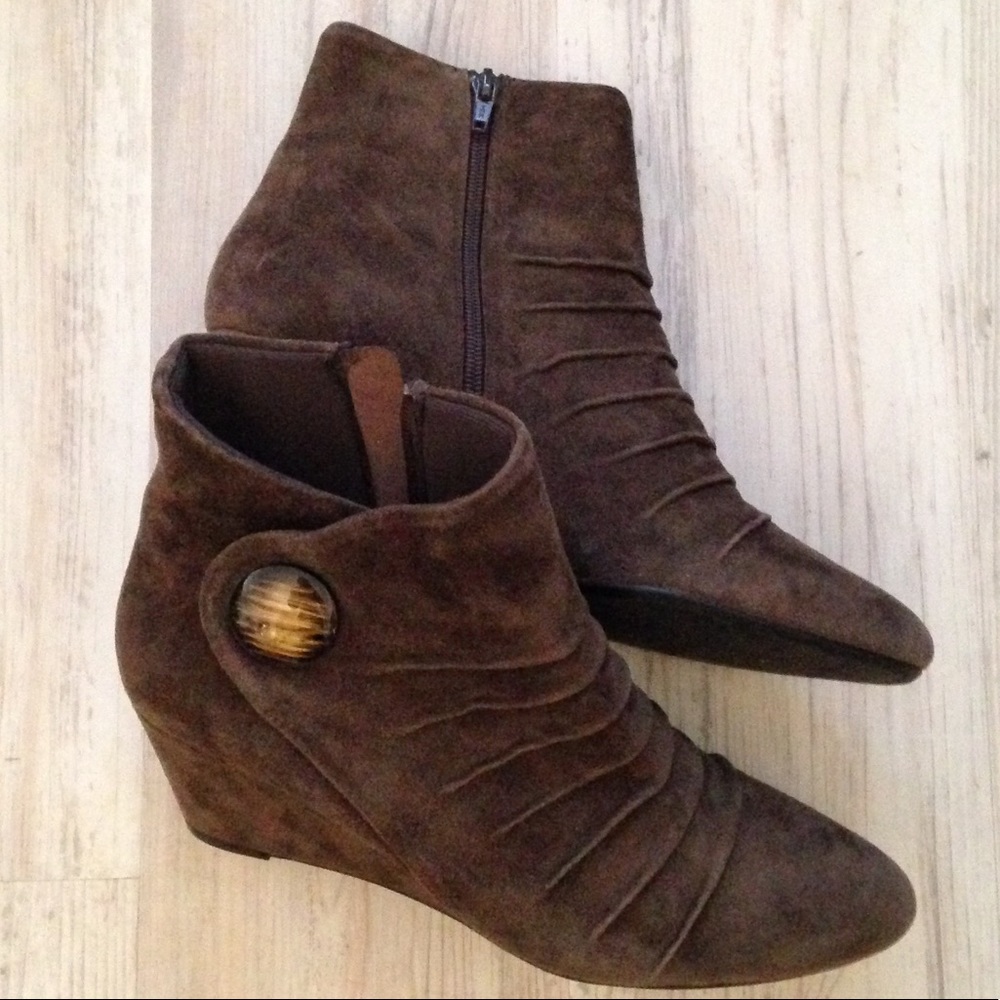 Vaneli Booties